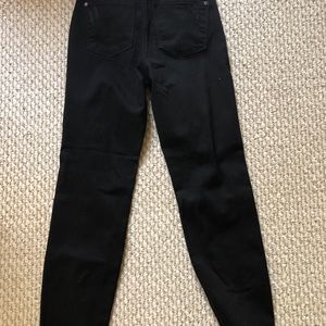Judy Blue Black Distressed Jeqns Size 0